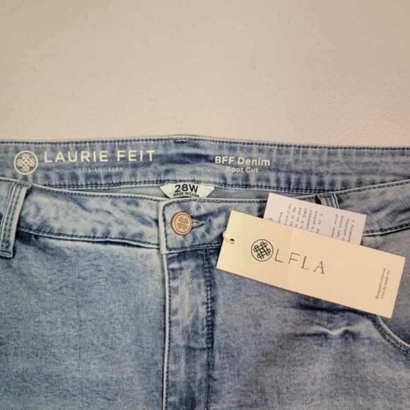 Laurie Felt | Women BFF Denim Boot Cut Jeans - Picture 4 of 5